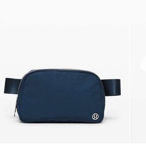 Lululemon Everywhere Belt Bag